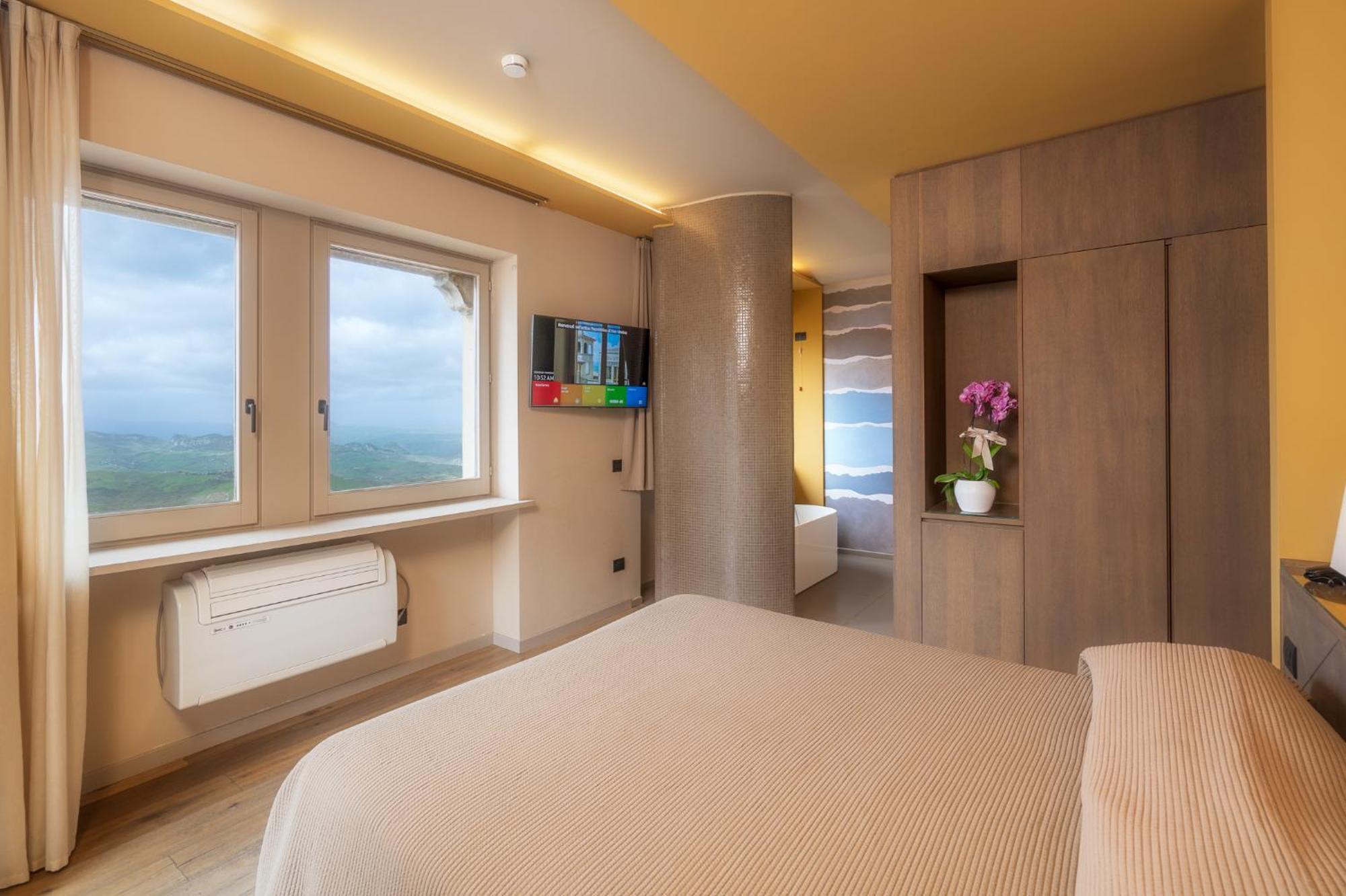 Titano Suites Сан-Марино Екстер'єр фото